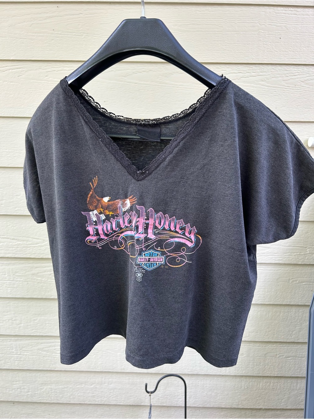 Black Graphic cropped Harley Davidson vintage with colorful logo